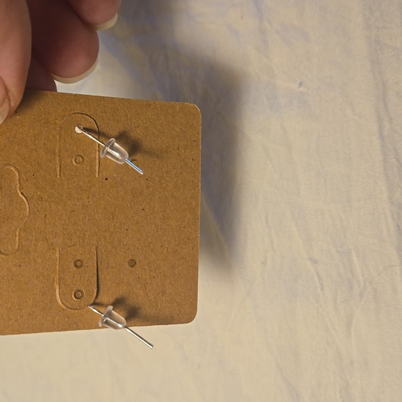 NWT Celtic Style Knot Earrings - Picture 3 of 3